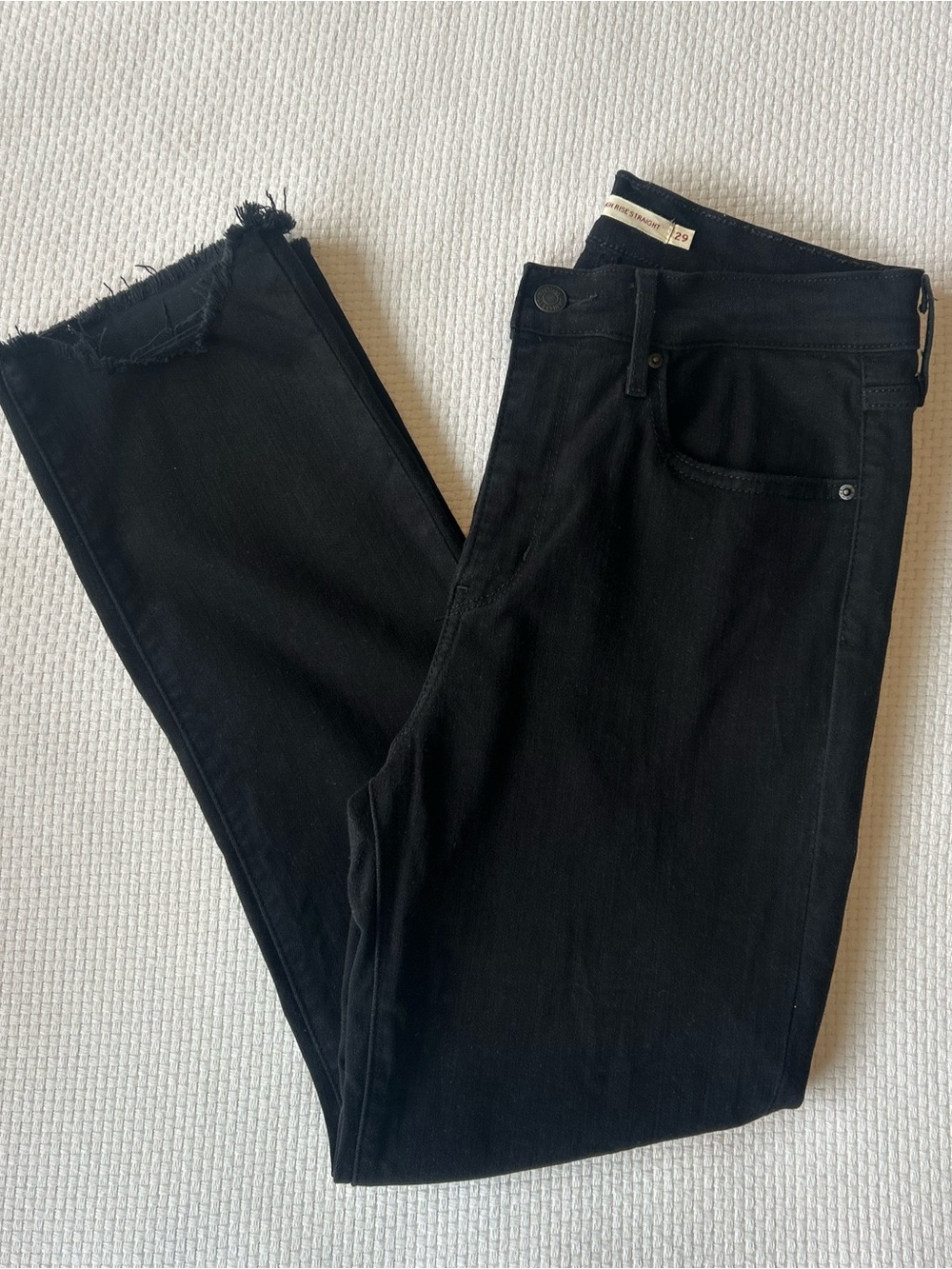 Levi’s 724 High Rise Straight Leg Jeans - Distressed Knee Detail & Raw Hem - 29